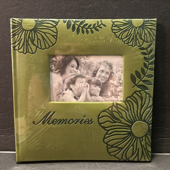 Scrapbook and Photo album - Picture 2 of 7